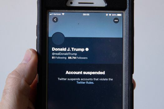 Twitter le canceló la cuenta a Donald Trump por publicar mensajes que incitan a la violencia. ¿Qué hará sin  poder trinar?