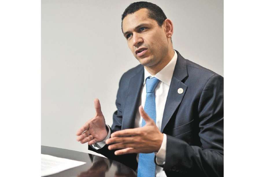 Daniel Palacios, ministro del Interior, es el encargado de las relaciones políticas y de “patinar” los proyectos del Gobierno en el Congreso.