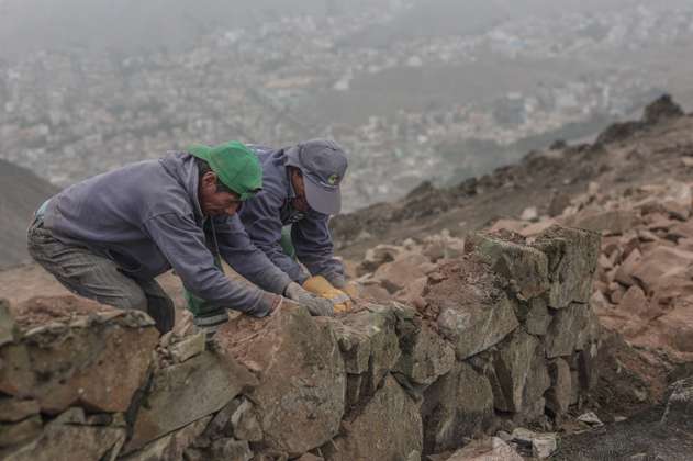 Empieza demolición del “Muro de la Vergüenza” en Lima