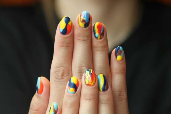 Colores de uñas 2024: los tonos de uñas de moda para lucir este año