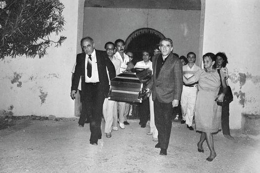 Gabriel García Márquez el día del sepelio de de su padre, Gabriel Eligio.  /Archivo - El Espectador