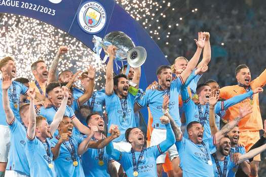 Manchester City consiguió su primer título de Champions League al vencer en la final al Inter de Milán en Estadio Olímpico Atatürk de Estambul, Turquía  / AP