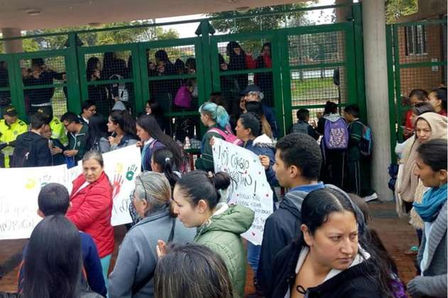 Plantón en colegio INEM en Bogotá: estudiantes alegan fallas en infraestructura