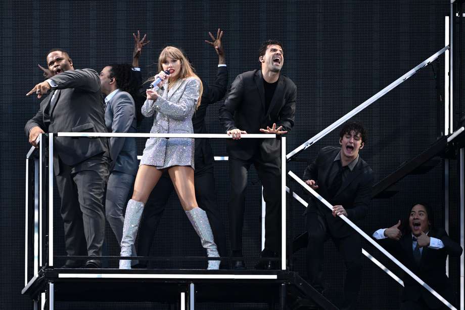 La cantautora estadounidense Taylor Swift actúa durante la primera noche del The Eras Tour en Australia en el Melbourne Cricket Ground en Melbourne, Australia, el pasado 16 de febrero de 2024.  EFE/EPA/JOEL CARRETT EDITORIAL USE ONLY, NO COMMERCIAL USE, NO PUBLICATION COVERS, AUSTRALIA AND NEW ZEALAND OUT EDITORIAL USE ONLY/NO SALES EDITORIAL USE ONLY/NO SALES
