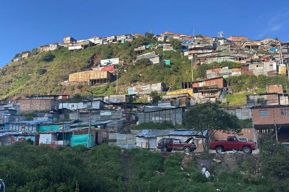 Centenares de familias en el sur de Bogotá viven en terrenos inestables y con riesgo de deslizamiento en Bogotá.