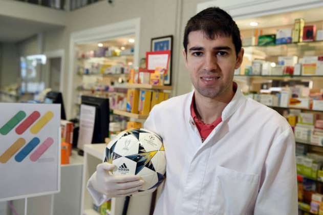 Toni Dovale, el futbolista que cambió las canchas por una farmacia