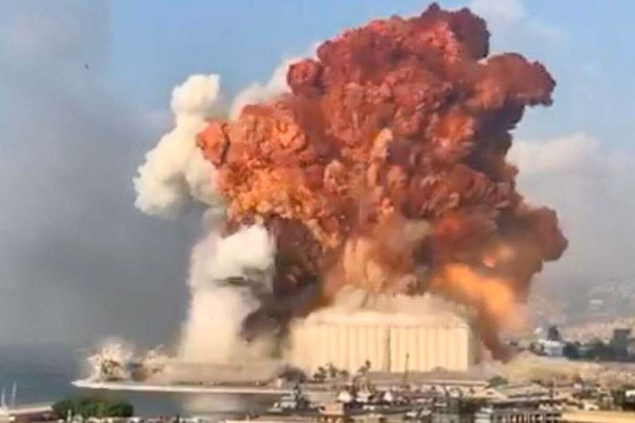La explosión que generó una enorme onda expansiva, se pudo sentir en toda la capital desde varios kilómetros de distancia.