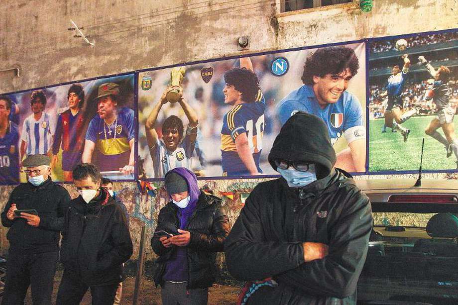 En todos los rincones del mundo los hinchas del fútbol sufrieron la muerte de Diego Armando Maradona.