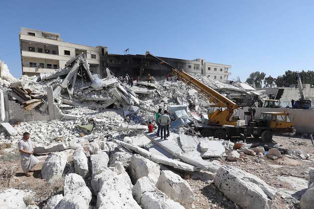 Explosión en almacén de municiones sirio deja 52 civiles muertos