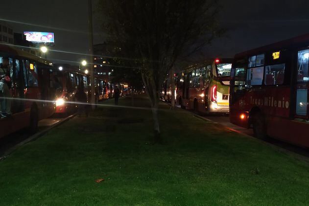 Por manifestaciones, servicio de Transmilenio colapsó en el centro de Bogotá 