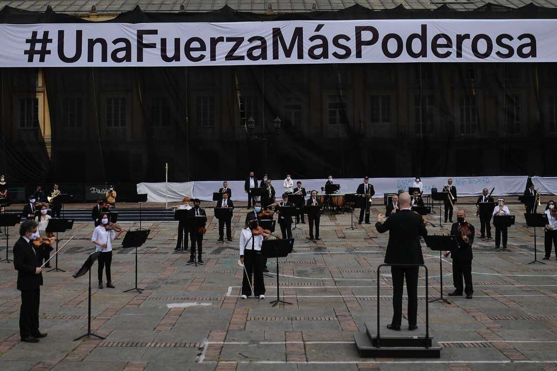 Entendiendo que desde la creación se protege la vida, la Orquesta Filarmónica de Bogotá hizo parte de la campaña #UnaFuerzaMásPoderosa.