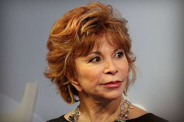 Isabel Allende califica de “vergonzosa” la censura de libros en escuelas de Florida