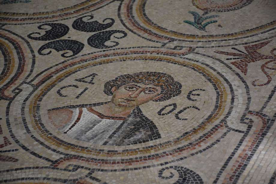 Georges Lofti, acusado de tráfico de antigüedades, es un coleccionista con especial énfasis en mosaicos romanos.