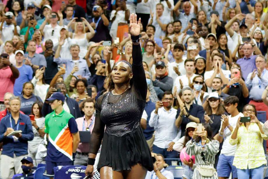 La tenista Serena Williams se despidió en Nueva York como lo que es, una de las mejores deportistas de todos los tiempos. EFE/EPA/JASON SZENES
