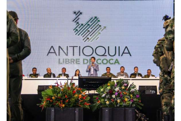 Gobernador de Antioquia pide aval del presidente para fumigar cultivos de coca