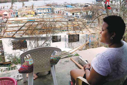 Los habitantes de las islas piden que les ayuden con la adecuación o reparación de techos para afrontar la temporada de lluvias de diciembre y enero. / EFE