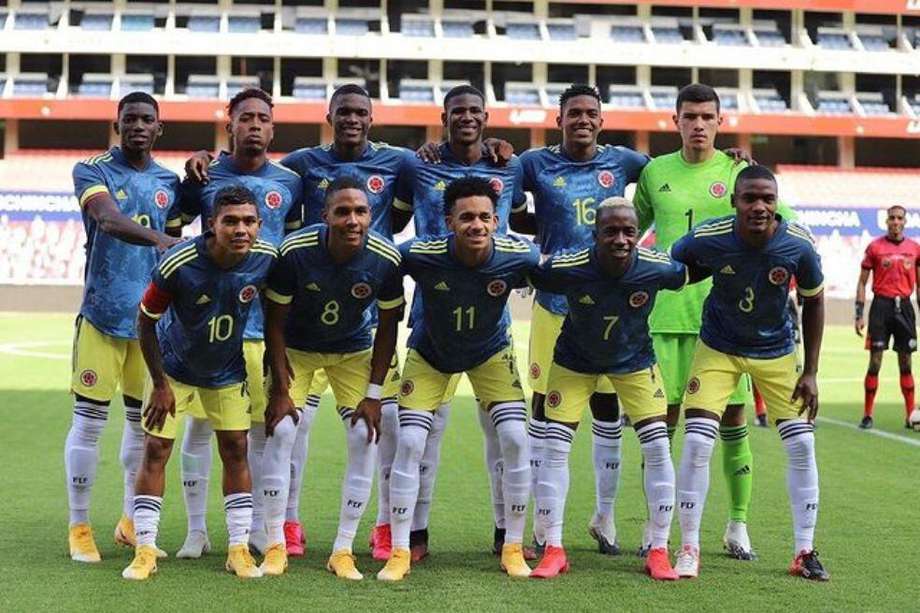 Entre las figuras de la selección Sub-20 de Colombia que iba a disputar el Sudamericano de 2021 estaban Dylan Borrero (número 11) y Yerson Mosquera (detrás de Borrero).