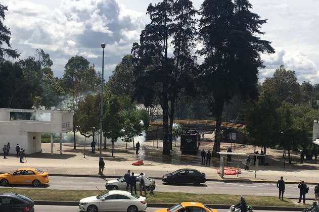 Desvíos en la carrera 30 por disturbios en la Universidad Nacional