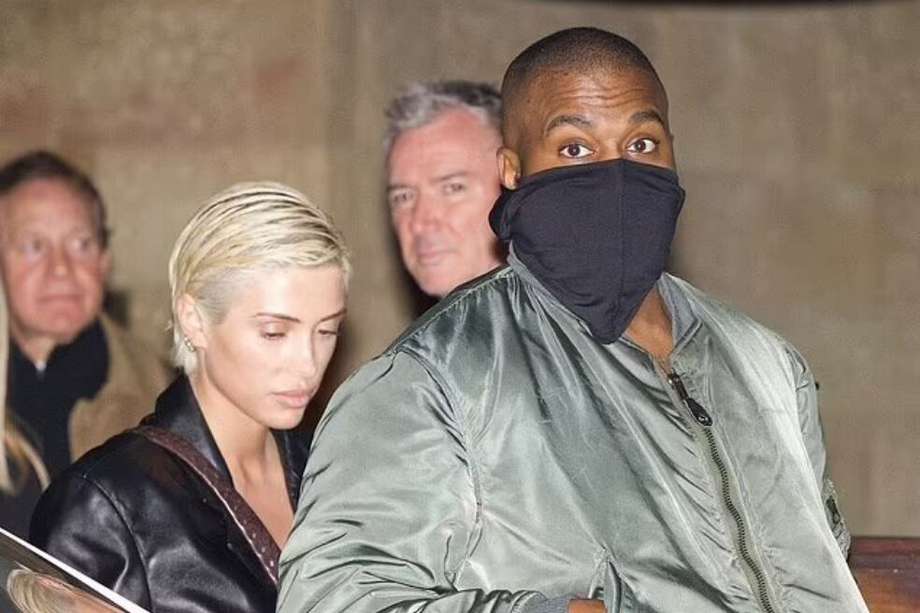 Kanye West y Bianca Censori se casaron en 2023, en una ceremonia privada celebrada en Beverly Hills.