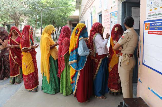 India inauguró sus gigantescas elecciones con una tendencia de baja participación