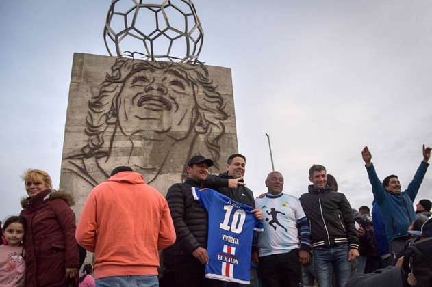 Diego Maradona: el monumento revelado al 10 en Santa Clara del Mar, Buenos Aires
