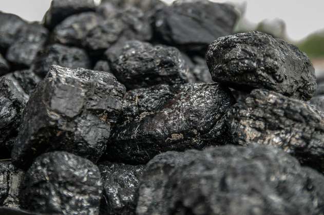 Carbón aún recauda billones de dólares pese a promesa de cero emisiones