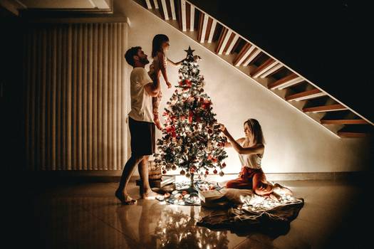 La regla de los cuatro regalos de Navidad propone que les regales 4 objetos específicos, para enseñarles a ser más agradecidos.