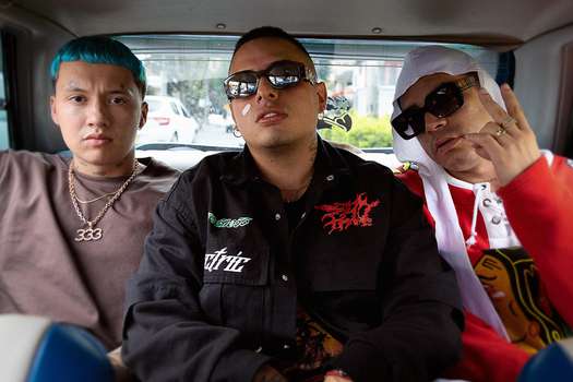 Blessd, Sog y Ryan Castro protagonizan el video de "Fumando", dirigido por Oscar Vásquez y Deivy P.