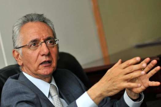 Guillermo Alfonso Jaramillo fue alcalde de Ibagué, Tolima, durante el periodo 2016-2019. Además, fue gobernador de ese departamento durante dos periodos: 1986-1987, y 2000-2003.