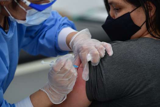 En el país, 10.889.063 personas ya tienen el esquema completo de vacunación contra el coronavirus. 