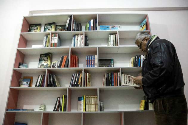 Condenan a cinco adolescentes racistas a leer libros 