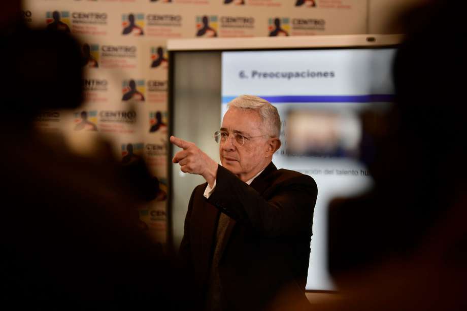 El expresidente Uribe siempre ha dicho que nada tiene que ver en este asunto y que todo es una persecución política.