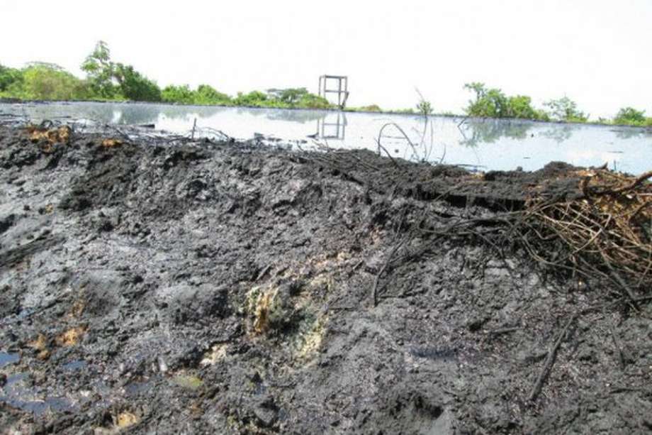 Río de Perú afectado por derrame de 200 barriles de petróleo