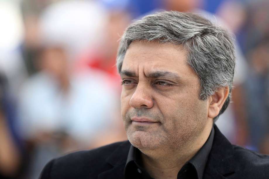 El director iraní Mohammad Rasoulof posa el 19 de mayo de 2017 durante una sesión fotográfica de la película 'Lerd' (Un hombre de integridad) en la 70ª edición del Festival de Cine de Cannes en Cannes, sur de Francia.