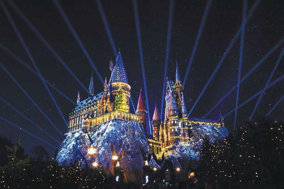 The Nighttime Lights at Hogwarts Castle, espectáculo de proyección de luces en el mágico castillo.