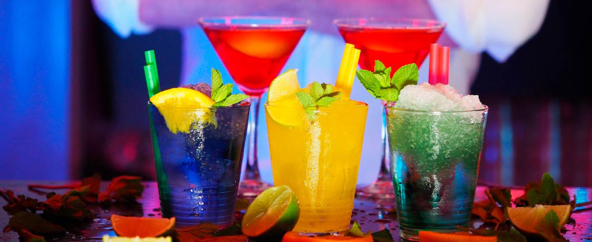 El origen de esta fecha especial se debe a un consenso entre bartenders cuando el 24 de febrero del año 1951 se oficializó la  Asociación Internacional de Bartenders “I.B.A.”