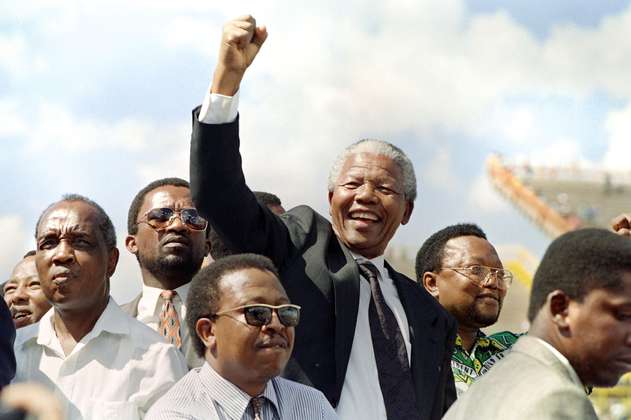 Suspenden una subasta de objetos personales de Nelson Mandela