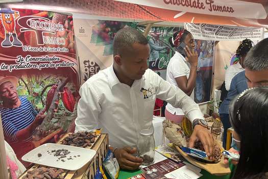 El 16 y el 17 se celebró la rueda de negocios y la feria agroempresarial del cacao en las playas de El Bajito, destino turístico de Tumaco. 