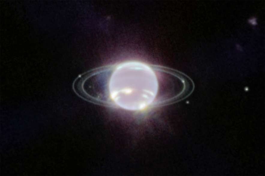La imagen de Neptuno tomada el 12 de julio de 2022 por la Cámara de Infrarrojo Cercano (NIRCam) de Webb enfoca los anillos del planeta por primera vez en más de tres décadas.