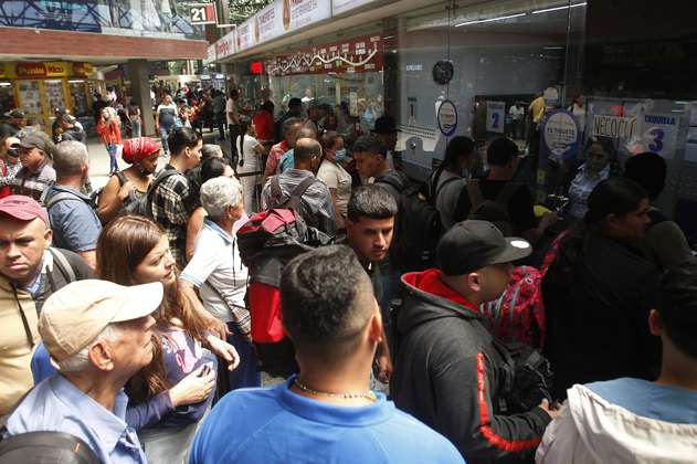 El 59% de los migrantes que pasan por la terminal de Medellín viene de Venezuela