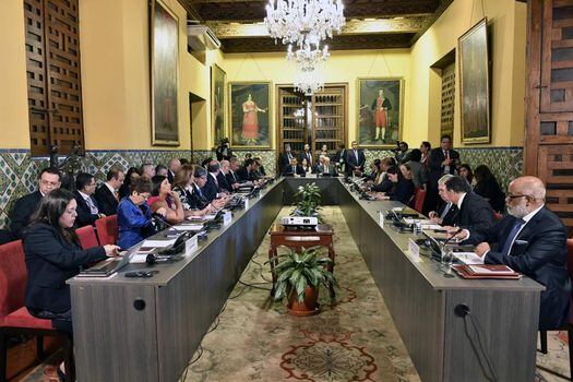 Los cancilleres del Grupo de Lima, reunidos en la capital peruana, decidieron no reconocer la legitimidad de un nuevo mandato de Nicolás Maduro.  / EFE