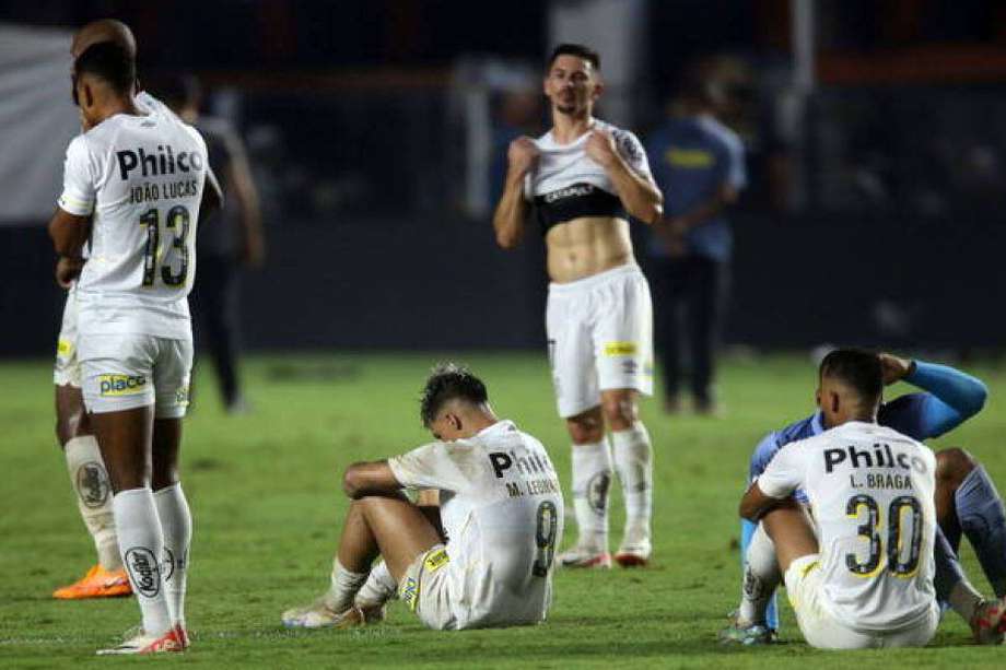 Santos: Campeón de Libertadores, Liga, Copa y donde jugaron figuras como Pele o Neymar, se va a segunda división