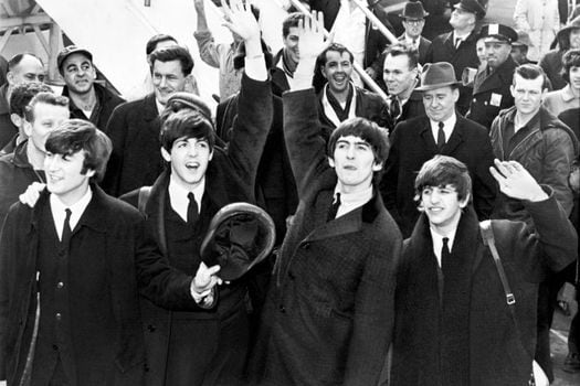 Los Beatles en su llegada a Nueva York, 1965 / Dominio público