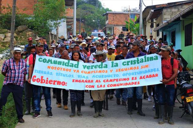 Campesinos de Briceño le exigen al Gobierno que cumpla con la sustitución de coca