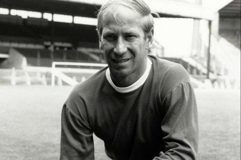 Bobby Charlton, estrella de la selección de Inglaterra y el Manchester United, murió este 21 de octubre a los 86 años.