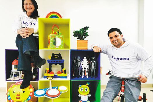 María José y Daniel Rubio son hermanos y también creadores de Toynovo.  