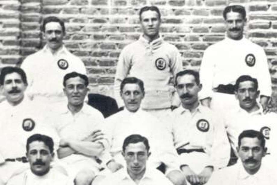 El primer clásico se disputó el 13 de mayo de 1902, meses después de la fundación del Madrid.
