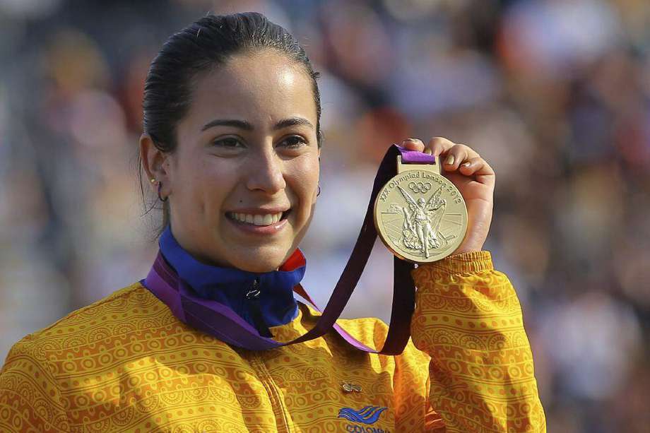 Mariana Pajón luego de ganar su primer oro el 10 de agosto de 2012 en los Olímpicos de Londres. / EFE.