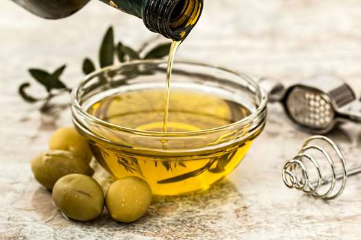Los aceites industriales de cocina pueden estar hecho de cualquier tipo de vegetal, desde el girasol hasta la palma de aceite africana. / Pixabay