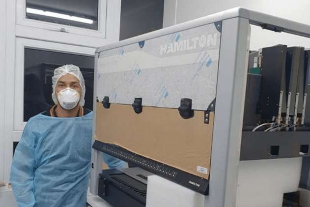 U. Rosario compró un robot que procesará 1.000 muestras diarias de COVID-19